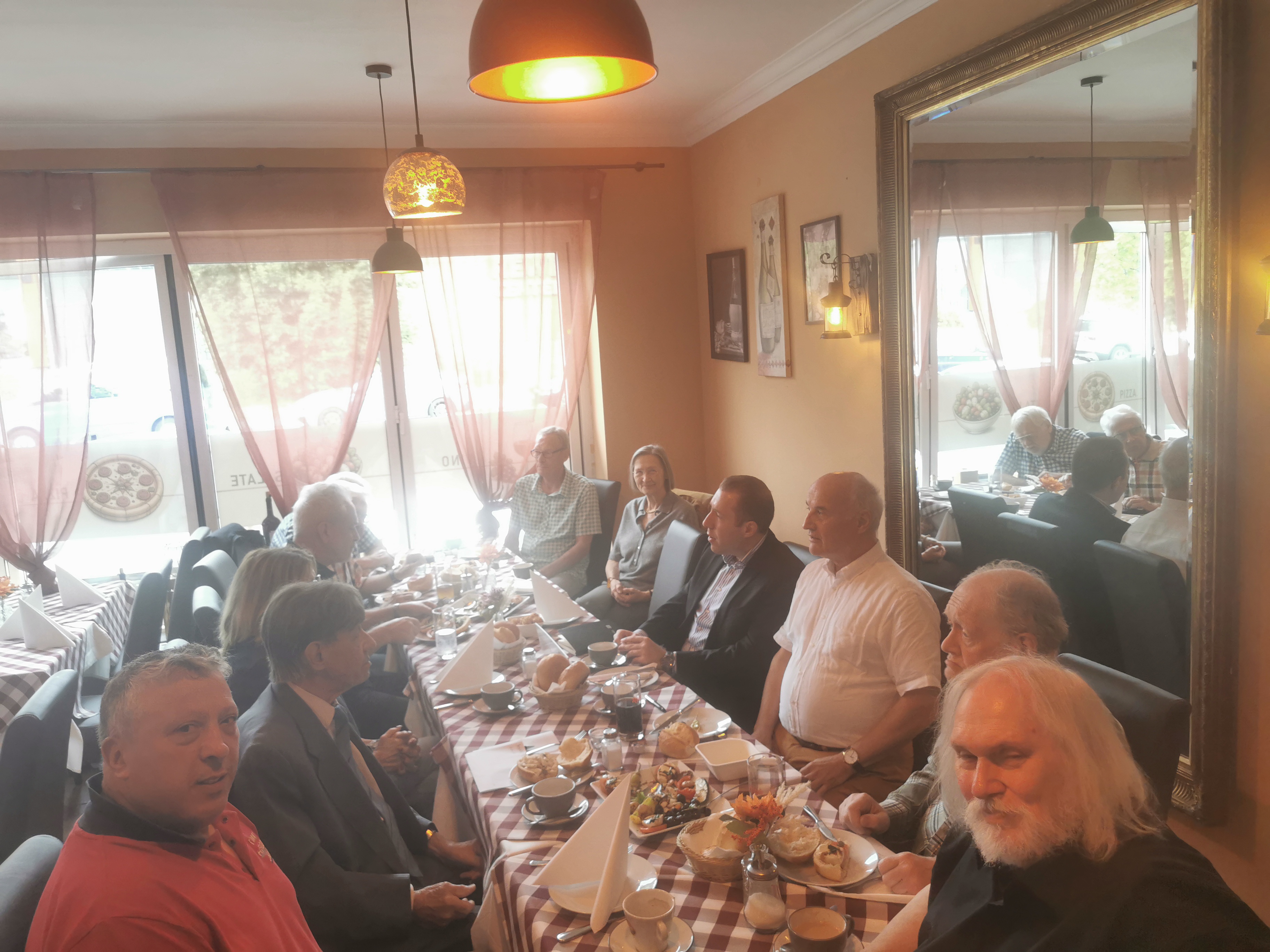 Heute durften wir beim Sonntagskaffee der CDU Praunheim Pavlos Tsachidis, CDU-Stadtverordneter im Frankfurter Stadtparlament, begr��en. 