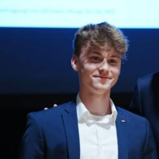  Tobias Kolb